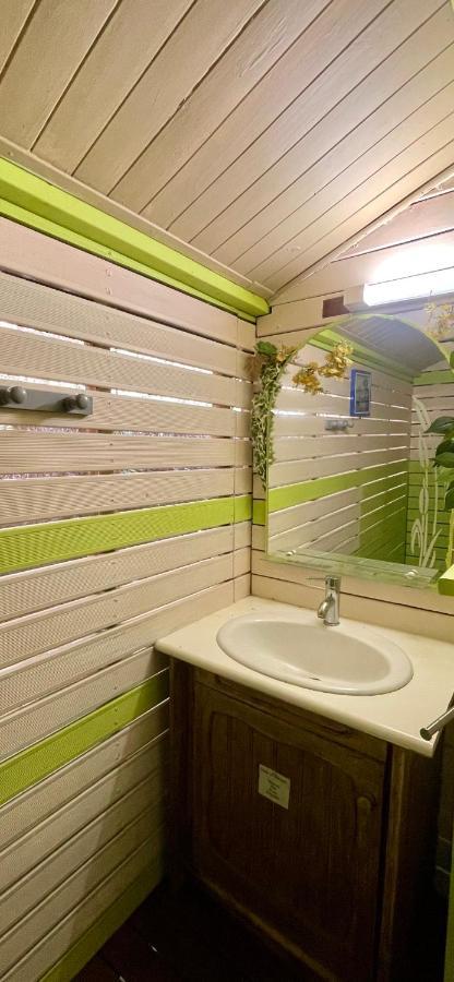Location Gite Bungalow A 70M De La Plage Bouillante Bagian luar foto